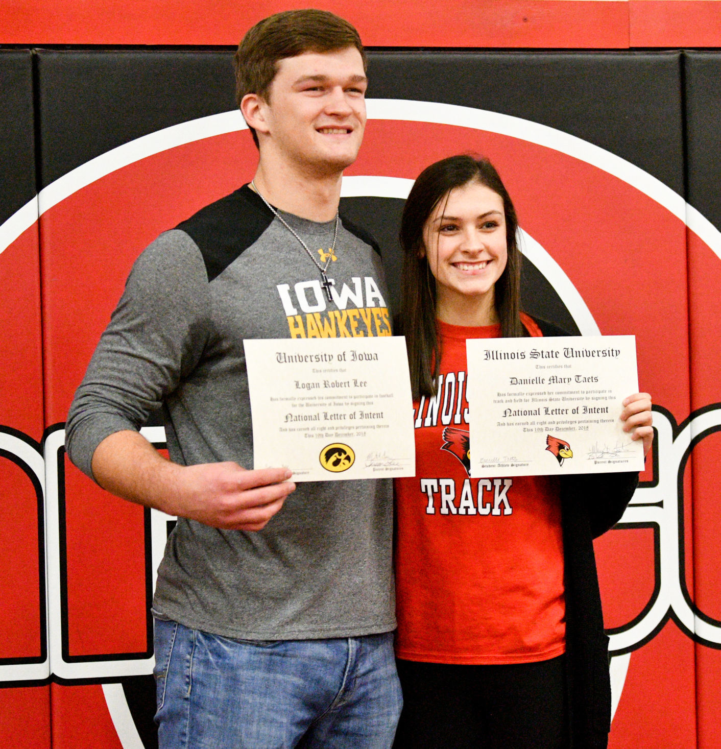 121918-orionsigning-015a.jpg